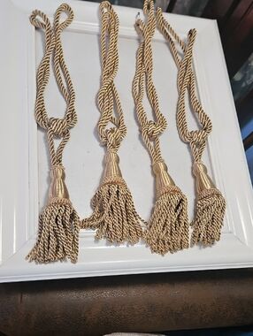 Set of 4 Decorative Gold Curtain Tiebacks with Tassels